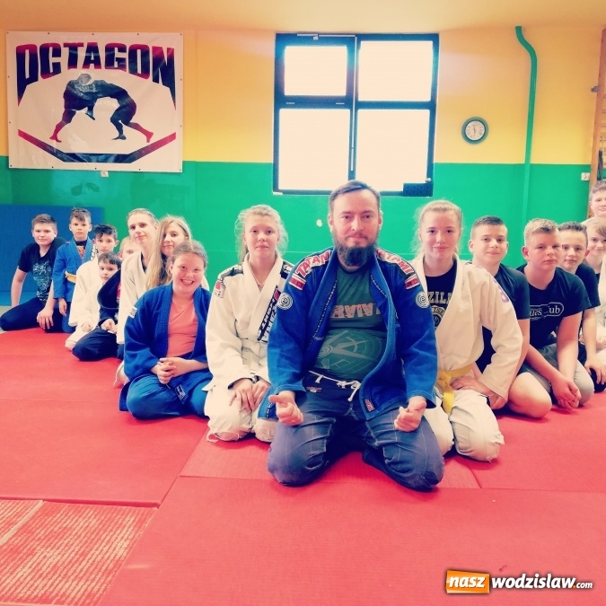 Zdjęcie w galerii na portalu naszwodzislaw.com: Octagon Team Junior inauguruje nowy sezon wiadomości z regionu