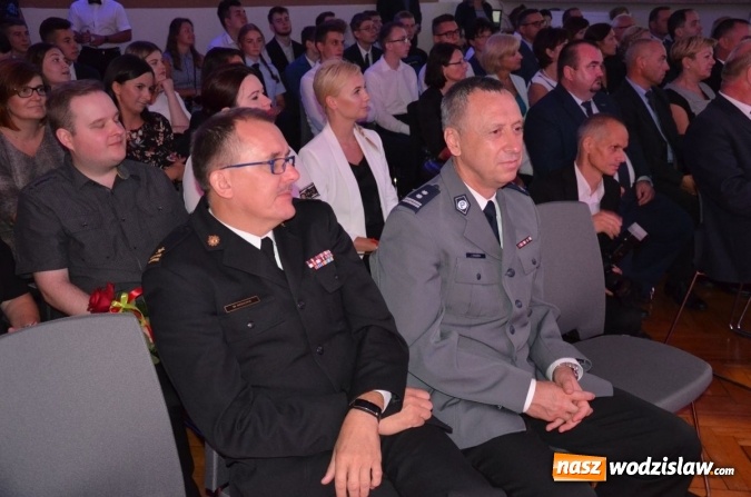 Zdjęcie w galerii na portalu naszwodzislaw.com: Powiatowa inauguracja nowego roku szkolnego w wodzisławskim CKZiU wiadomości z regionu