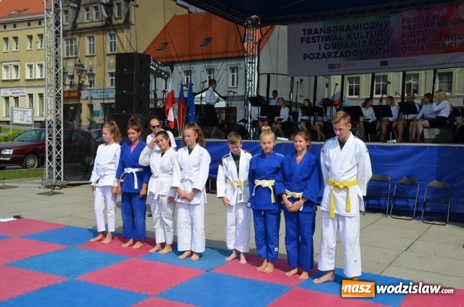 Zdjęcie w galerii na portalu naszwodzislaw.com: Przeżyjmy to jeszcze raz, czyli fotorelacja z Transgranicznego Festiwalu Kultury wiadomości z regionu