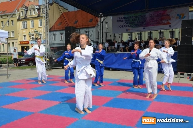 Zdjęcie w galerii na portalu naszwodzislaw.com: Przeżyjmy to jeszcze raz, czyli fotorelacja z Transgranicznego Festiwalu Kultury wiadomości z regionu