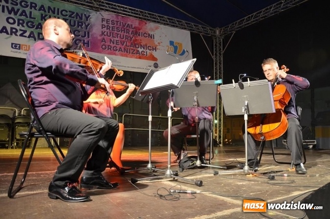 Zdjęcie w galerii na portalu naszwodzislaw.com: Przeżyjmy to jeszcze raz, czyli fotorelacja z Transgranicznego Festiwalu Kultury wiadomości z regionu