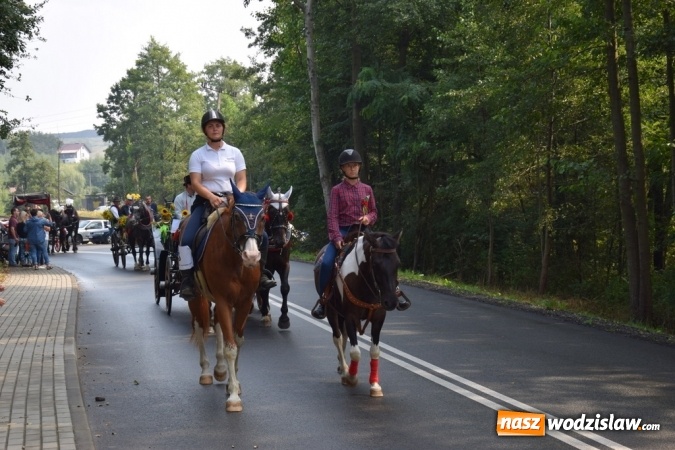 Zdjęcie w galerii na portalu naszwodzislaw.com: Rekordowy korowód na dożynkach gminy Mszana wiadomości z regionu