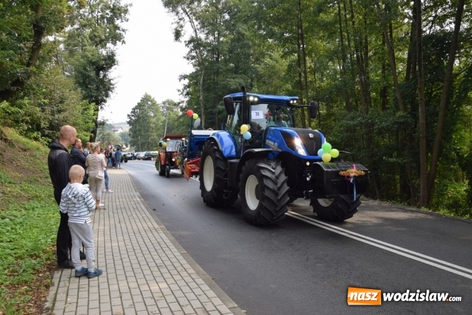 Zdjęcie w galerii na portalu naszwodzislaw.com: Rekordowy korowód na dożynkach gminy Mszana wiadomości z regionu