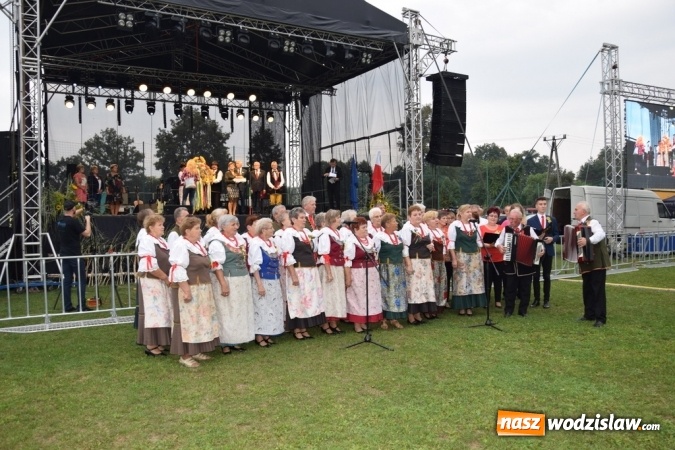 Zdjęcie w galerii na portalu naszwodzislaw.com: Rekordowy korowód na dożynkach gminy Mszana wiadomości z regionu