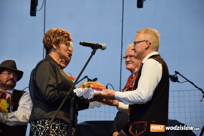 Zdjęcie w galerii na portalu naszwodzislaw.com: Rekordowy korowód na dożynkach gminy Mszana wiadomości z regionu