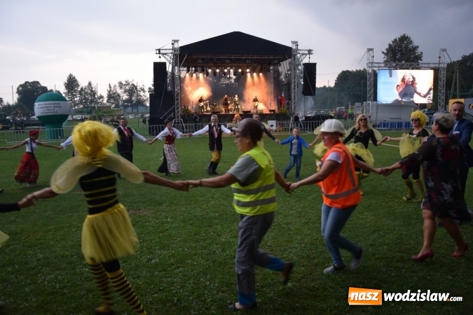 Zdjęcie w galerii na portalu naszwodzislaw.com: Rekordowy korowód na dożynkach gminy Mszana wiadomości z regionu