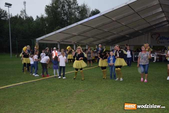 Zdjęcie w galerii na portalu naszwodzislaw.com: Rekordowy korowód na dożynkach gminy Mszana wiadomości z regionu