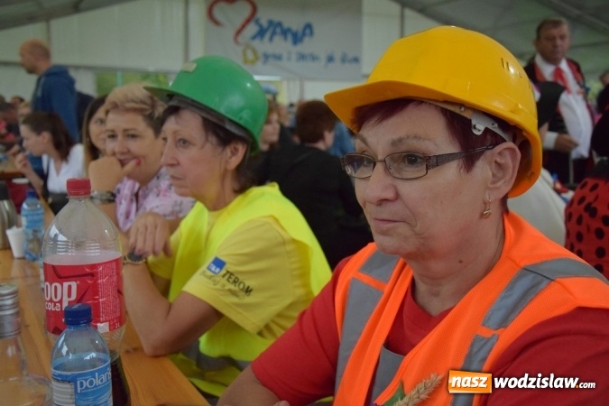 Zdjęcie w galerii na portalu naszwodzislaw.com: Rekordowy korowód na dożynkach gminy Mszana wiadomości z regionu