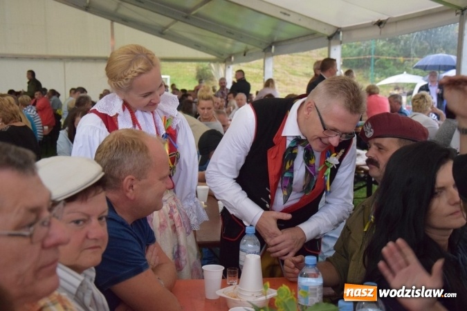 Zdjęcie w galerii na portalu naszwodzislaw.com: Rekordowy korowód na dożynkach gminy Mszana wiadomości z regionu