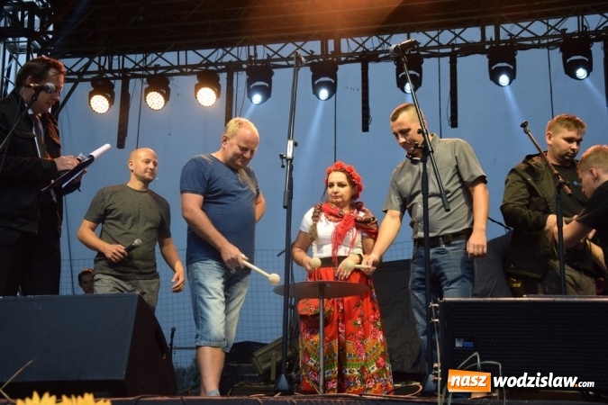 Zdjęcie w galerii na portalu naszwodzislaw.com: Rekordowy korowód na dożynkach gminy Mszana wiadomości z regionu