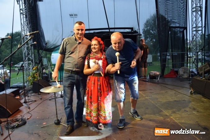 Zdjęcie w galerii na portalu naszwodzislaw.com: Rekordowy korowód na dożynkach gminy Mszana wiadomości z regionu