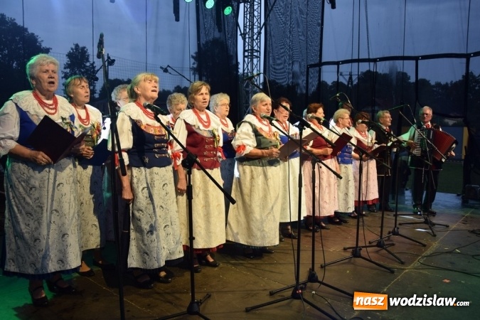 Zdjęcie w galerii na portalu naszwodzislaw.com: Rekordowy korowód na dożynkach gminy Mszana wiadomości z regionu