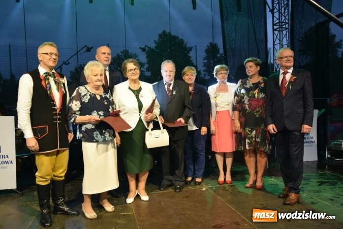 Zdjęcie w galerii na portalu naszwodzislaw.com: Rekordowy korowód na dożynkach gminy Mszana wiadomości z regionu