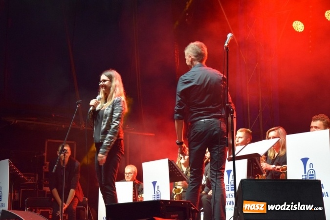 Zdjęcie w galerii na portalu naszwodzislaw.com: Rekordowy korowód na dożynkach gminy Mszana wiadomości z regionu