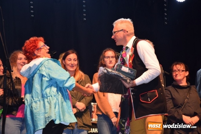 Zdjęcie w galerii na portalu naszwodzislaw.com: Rekordowy korowód na dożynkach gminy Mszana wiadomości z regionu