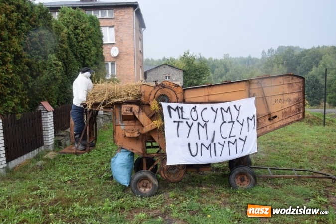 Zdjęcie w galerii na portalu naszwodzislaw.com: Rozstrzygnięto konkurs na najlepsze dożynkowe ozdoby wiadomości z regionu