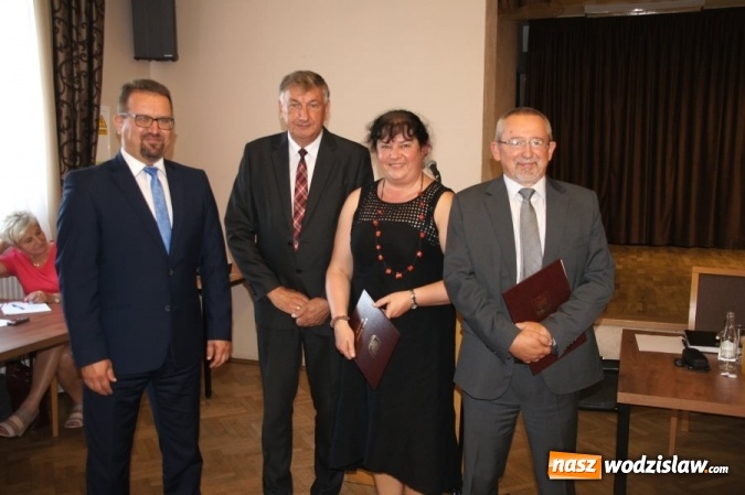 Zdjęcie w galerii na portalu naszwodzislaw.com: Gratulacje i wyróżnienia na sesji Rady Gminy wiadomości z regionu