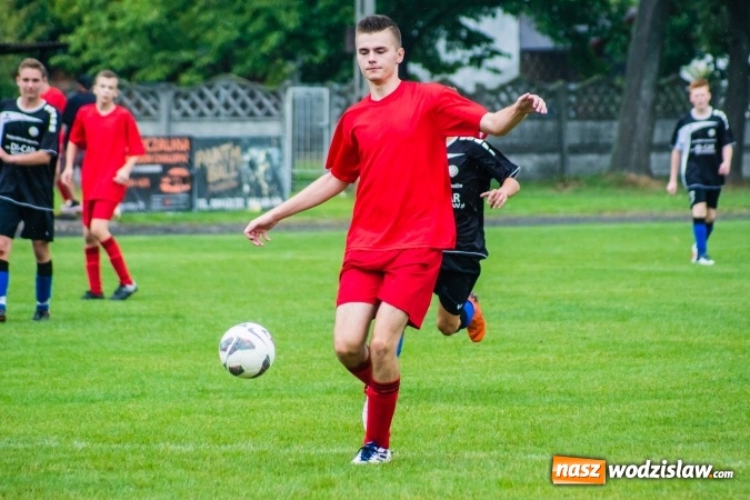 Zdjęcie w galerii na portalu naszwodzislaw.com: Juniorzy starsi: Tworków rozkręcał się powoli, lecz ostatecznie strzelił siedem goli wiadomości z regionu