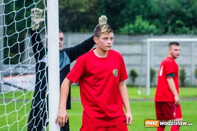 Zdjęcie w galerii na portalu naszwodzislaw.com: Juniorzy starsi: Tworków rozkręcał się powoli, lecz ostatecznie strzelił siedem goli wiadomości z regionu