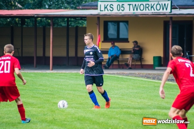 Zdjęcie w galerii na portalu naszwodzislaw.com: Juniorzy starsi: Tworków rozkręcał się powoli, lecz ostatecznie strzelił siedem goli wiadomości z regionu