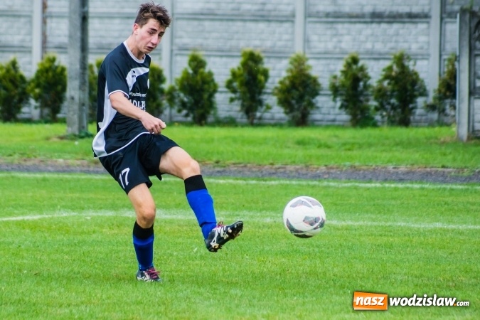 Zdjęcie w galerii na portalu naszwodzislaw.com: Juniorzy starsi: Tworków rozkręcał się powoli, lecz ostatecznie strzelił siedem goli wiadomości z regionu