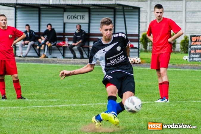 Zdjęcie w galerii na portalu naszwodzislaw.com: Juniorzy starsi: Tworków rozkręcał się powoli, lecz ostatecznie strzelił siedem goli wiadomości z regionu