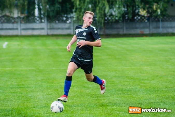Zdjęcie w galerii na portalu naszwodzislaw.com: Juniorzy starsi: Tworków rozkręcał się powoli, lecz ostatecznie strzelił siedem goli wiadomości z regionu