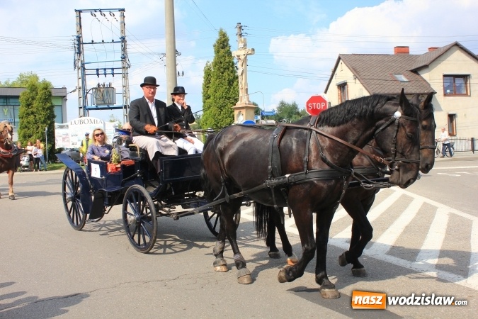 Zdjęcie w galerii na portalu naszwodzislaw.com: Szejki z Dubaju, bukowski Batman oraz Barbie i Ken, czyli pomysłowy korowód dożynkowy w Lubomi wiadomości z regionu