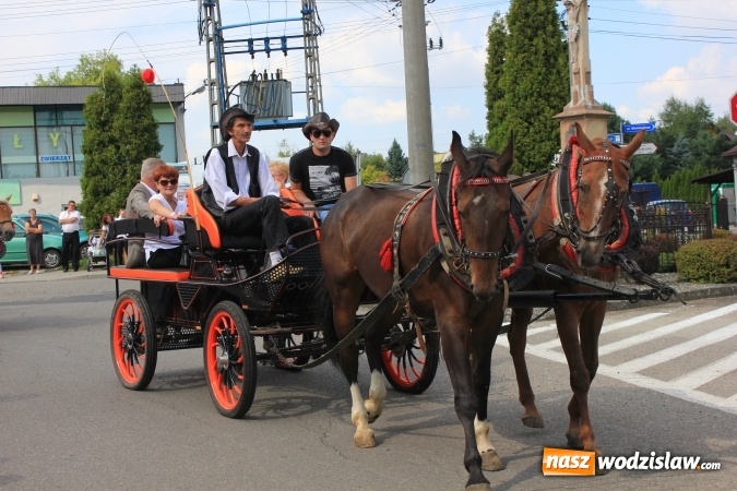 Zdjęcie w galerii na portalu naszwodzislaw.com: Szejki z Dubaju, bukowski Batman oraz Barbie i Ken, czyli pomysłowy korowód dożynkowy w Lubomi wiadomości z regionu