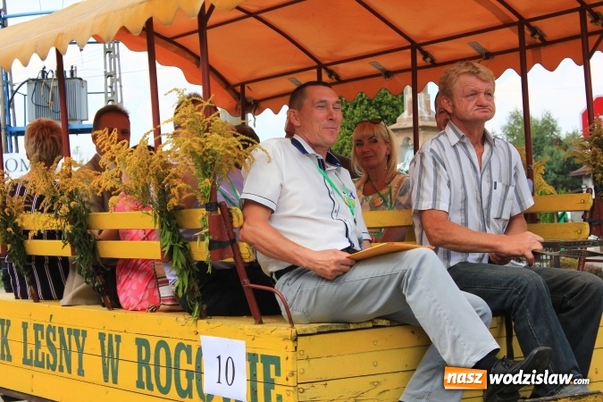 Zdjęcie w galerii na portalu naszwodzislaw.com: Szejki z Dubaju, bukowski Batman oraz Barbie i Ken, czyli pomysłowy korowód dożynkowy w Lubomi wiadomości z regionu