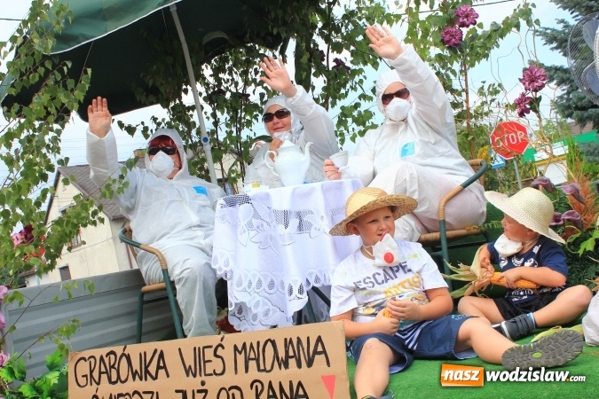 Zdjęcie w galerii na portalu naszwodzislaw.com: Szejki z Dubaju, bukowski Batman oraz Barbie i Ken, czyli pomysłowy korowód dożynkowy w Lubomi wiadomości z regionu