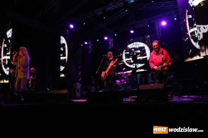 Zdjęcie w galerii na portalu naszwodzislaw.com: Grzegorz Markowski z zespołem Perfect porwał publiczność w Lubomi!  wiadomości z regionu