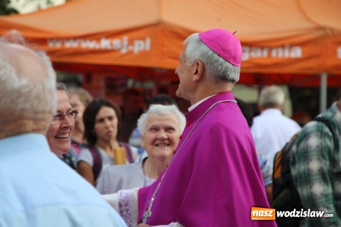Zdjęcie w galerii na portalu naszwodzislaw.com: Arcybiskup Wiktor Skworc w Pszowie: Radość to jeden z owoców Ducha Świętego wiadomości z regionu