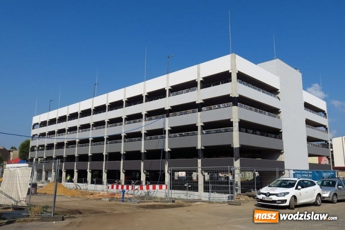 Zdjęcie w galerii na portalu naszwodzislaw.com: W Rybniku powstaje ogromny wielopoziomowy parking FOTO wiadomości z regionu