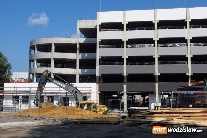 Zdjęcie w galerii na portalu naszwodzislaw.com: W Rybniku powstaje ogromny wielopoziomowy parking FOTO wiadomości z regionu