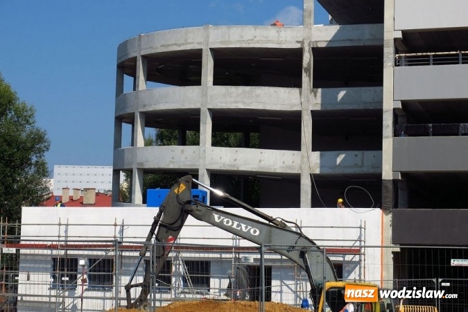 Zdjęcie w galerii na portalu naszwodzislaw.com: W Rybniku powstaje ogromny wielopoziomowy parking FOTO wiadomości z regionu