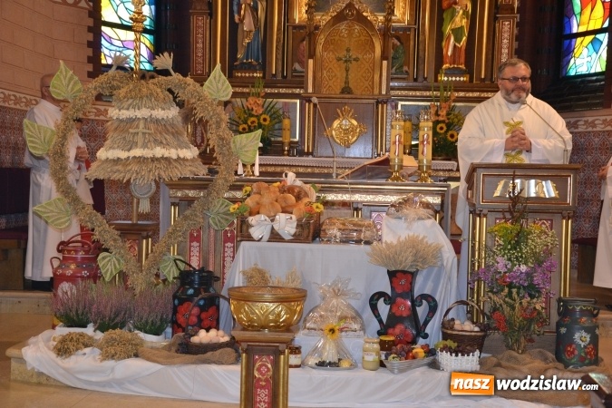 Zdjęcie w galerii na portalu naszwodzislaw.com: Rolnicy z Mszany w niedzielę podziękowali za tegoroczne plony wiadomości z regionu