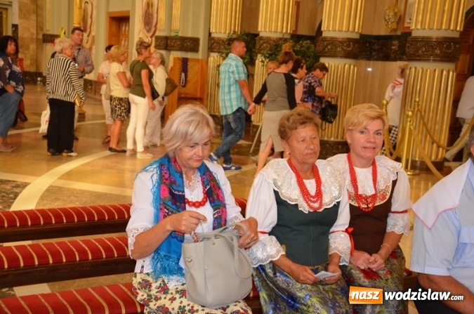 Zdjęcie w galerii na portalu naszwodzislaw.com: KGW Połomia i zespół Połomianka promowały Gminę w Licheniu wiadomości z regionu