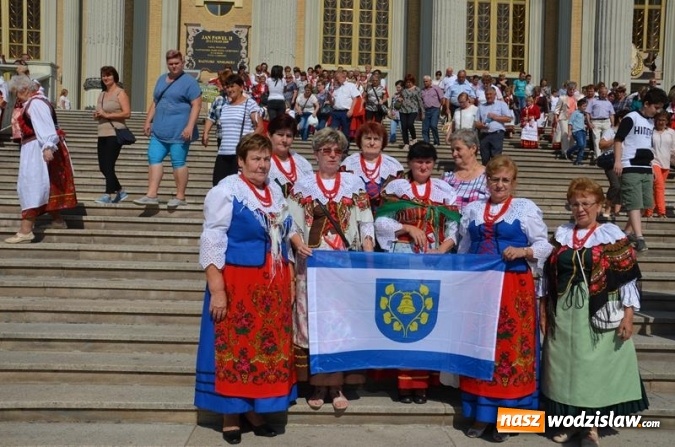 Zdjęcie w galerii na portalu naszwodzislaw.com: KGW Połomia i zespół Połomianka promowały Gminę w Licheniu wiadomości z regionu