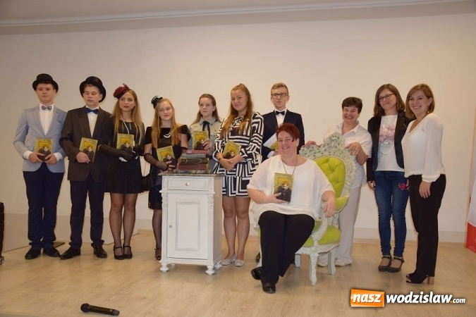 Zdjęcie w galerii na portalu naszwodzislaw.com: Narodowe Czytanie 2018: Przedwiośnie i pieśni patriotyczne wiadomości z regionu