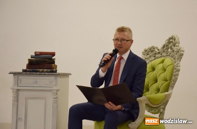 Zdjęcie w galerii na portalu naszwodzislaw.com: Narodowe Czytanie 2018: Przedwiośnie i pieśni patriotyczne wiadomości z regionu