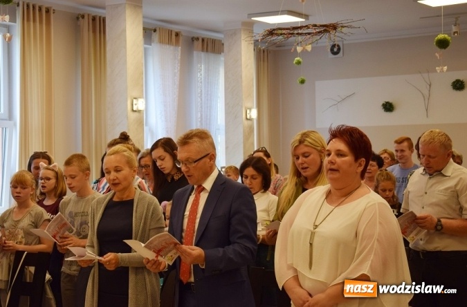 Zdjęcie w galerii na portalu naszwodzislaw.com: Narodowe Czytanie 2018: Przedwiośnie i pieśni patriotyczne wiadomości z regionu