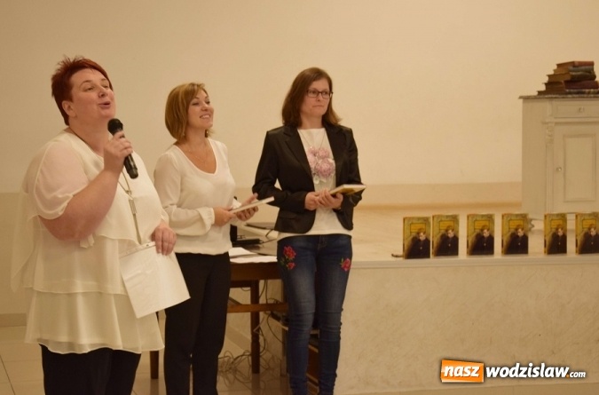 Zdjęcie w galerii na portalu naszwodzislaw.com: Narodowe Czytanie 2018: Przedwiośnie i pieśni patriotyczne wiadomości z regionu