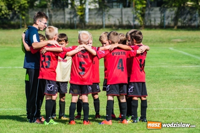 Zdjęcie w galerii na portalu naszwodzislaw.com: Orliki młodsze: Mendel goli w starciu Rafako z AP United Rydułtowy wiadomości z regionu