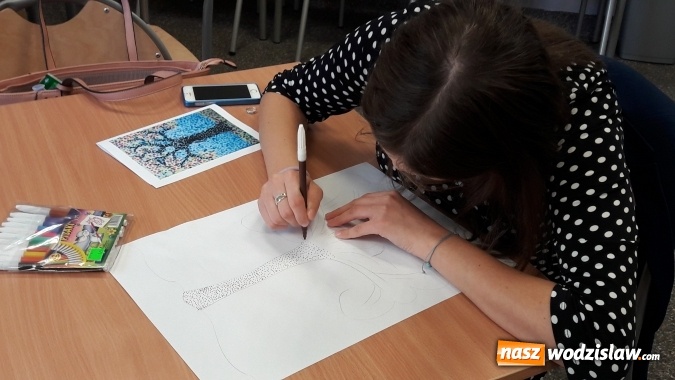 Zdjęcie w galerii na portalu naszwodzislaw.com: Ekonomik z kreatywną kropką! Dzień kropki w Zespole Szkół Ekonomicznych wiadomości z regionu