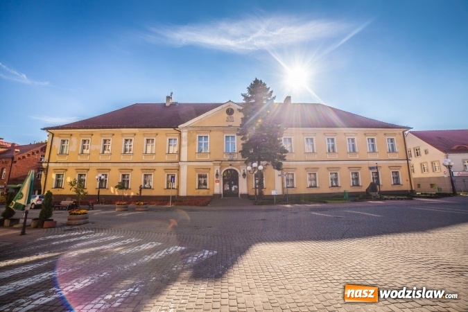 Zdjęcie w galerii na portalu naszwodzislaw.com: Umowa na remont Pałacu Dietrichsteinów podpisana wiadomości z regionu