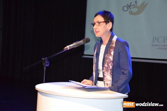 Zdjęcie w galerii na portalu naszwodzislaw.com: Moja rodzina zastępcza jest ok. Konferencja w RCK Feniks wiadomości z regionu