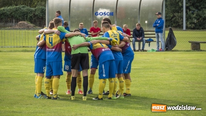 Zdjęcie w galerii na portalu naszwodzislaw.com: Grad bramek w Nędzy. Gospodarze gromią Rogów! wiadomości z regionu