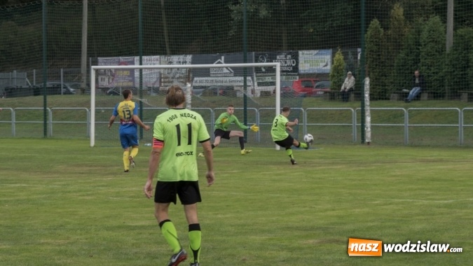 Zdjęcie w galerii na portalu naszwodzislaw.com: Grad bramek w Nędzy. Gospodarze gromią Rogów! wiadomości z regionu