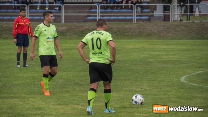 Zdjęcie w galerii na portalu naszwodzislaw.com: Grad bramek w Nędzy. Gospodarze gromią Rogów! wiadomości z regionu